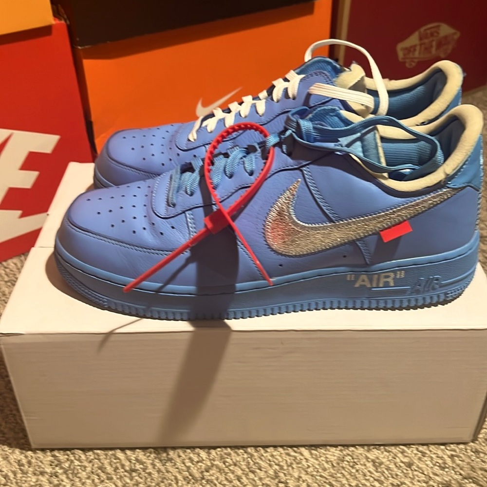 Air Force One University blue off-white